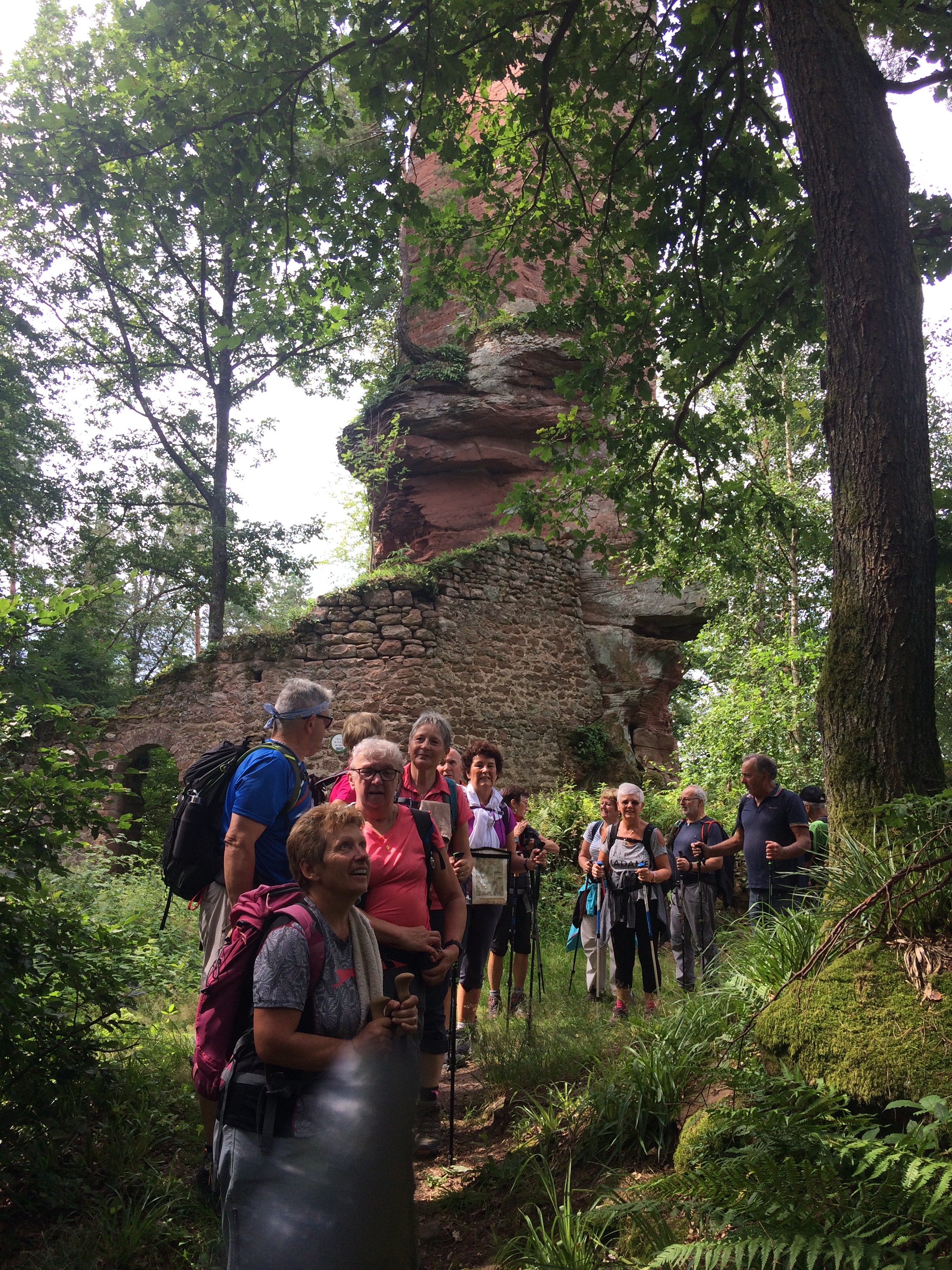 Au pied des ruines du Wineck