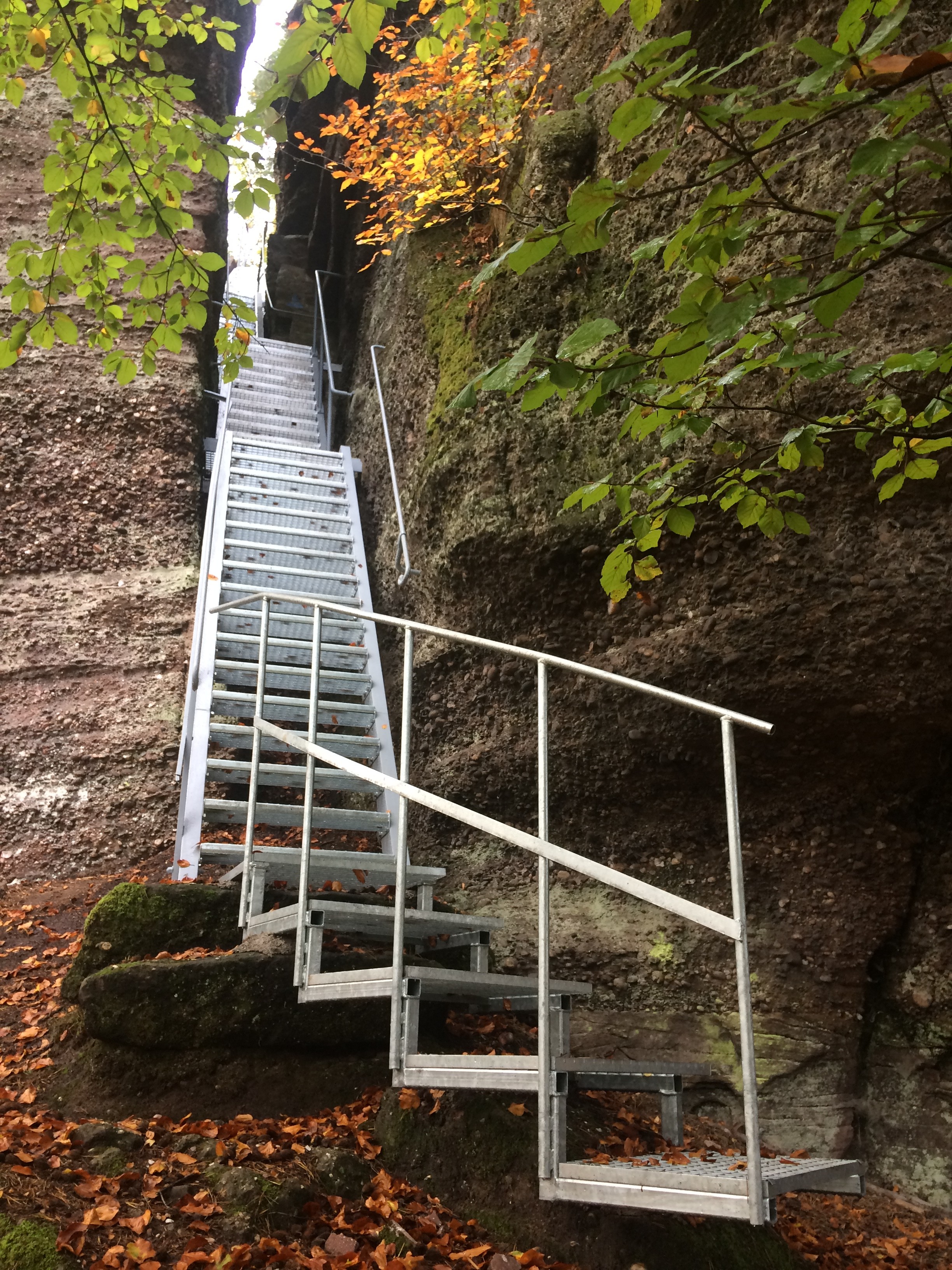 Escalier rénové au Rocher du Petit Moulin