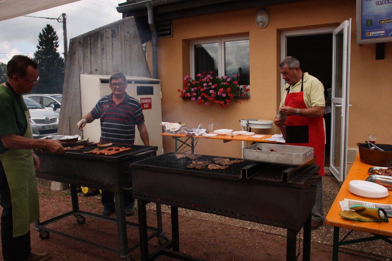 L'équipe grillades est prête