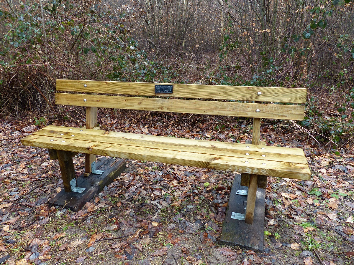 Nouvelle table-banc à la Hutte de Fouquet