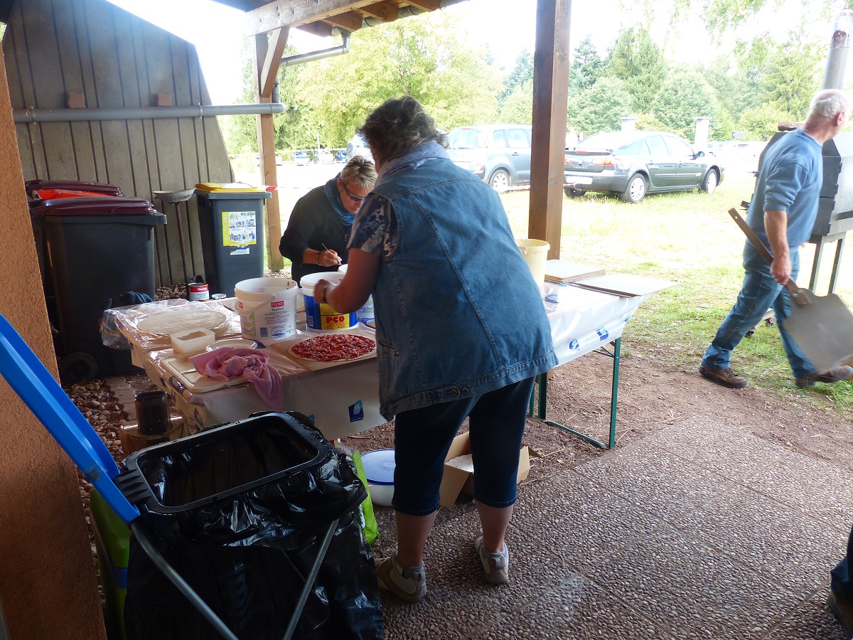 Suzy garnit les fonds