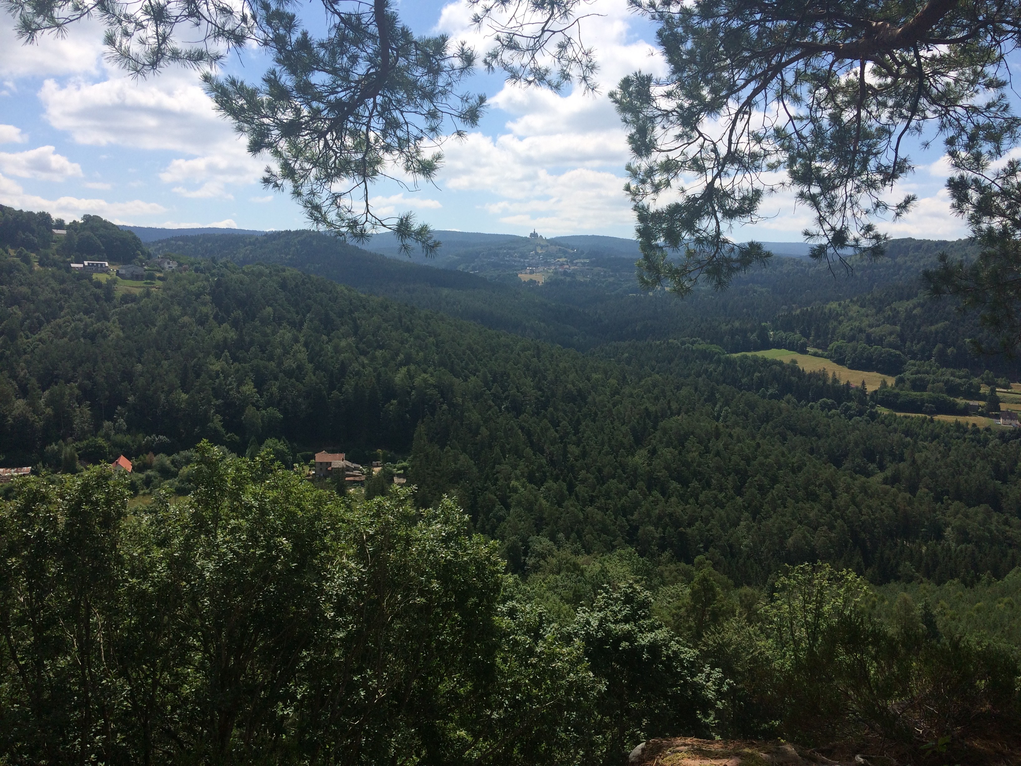 Panorama avec vue sur le rocher de DABO