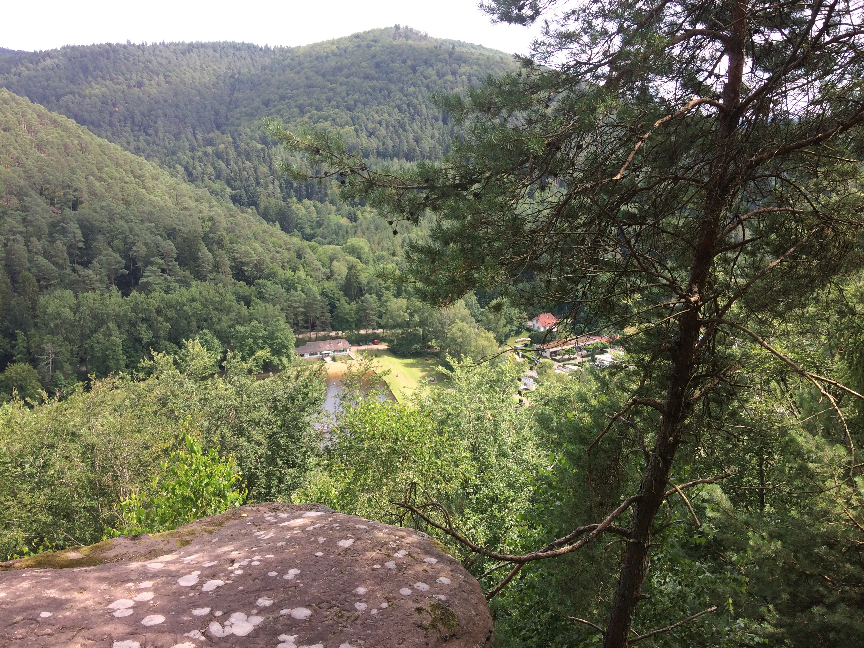 Rocher de l'étang avec vue sur Fleckenstein