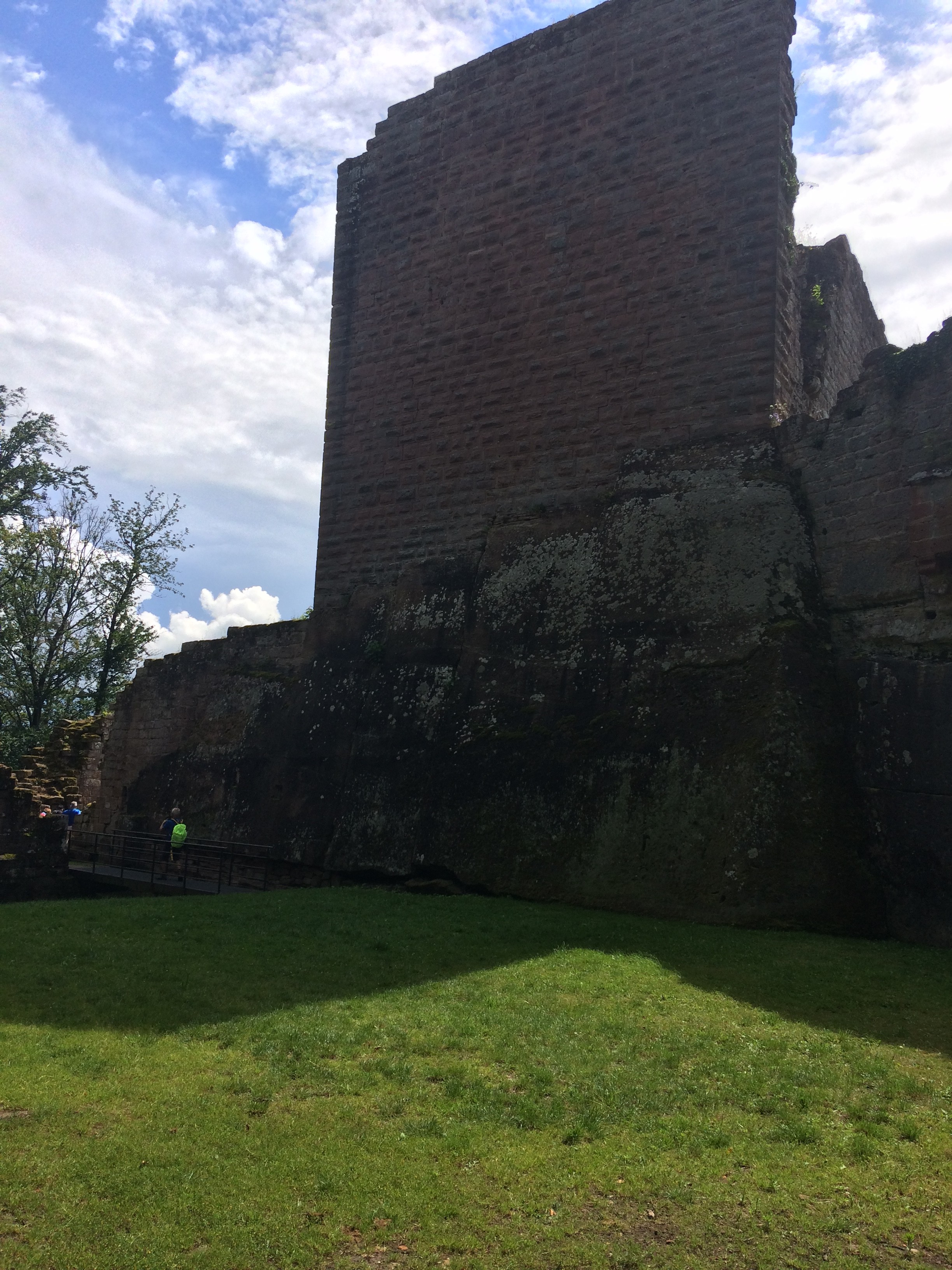 Vue extérieure ruine nouveau Windstein